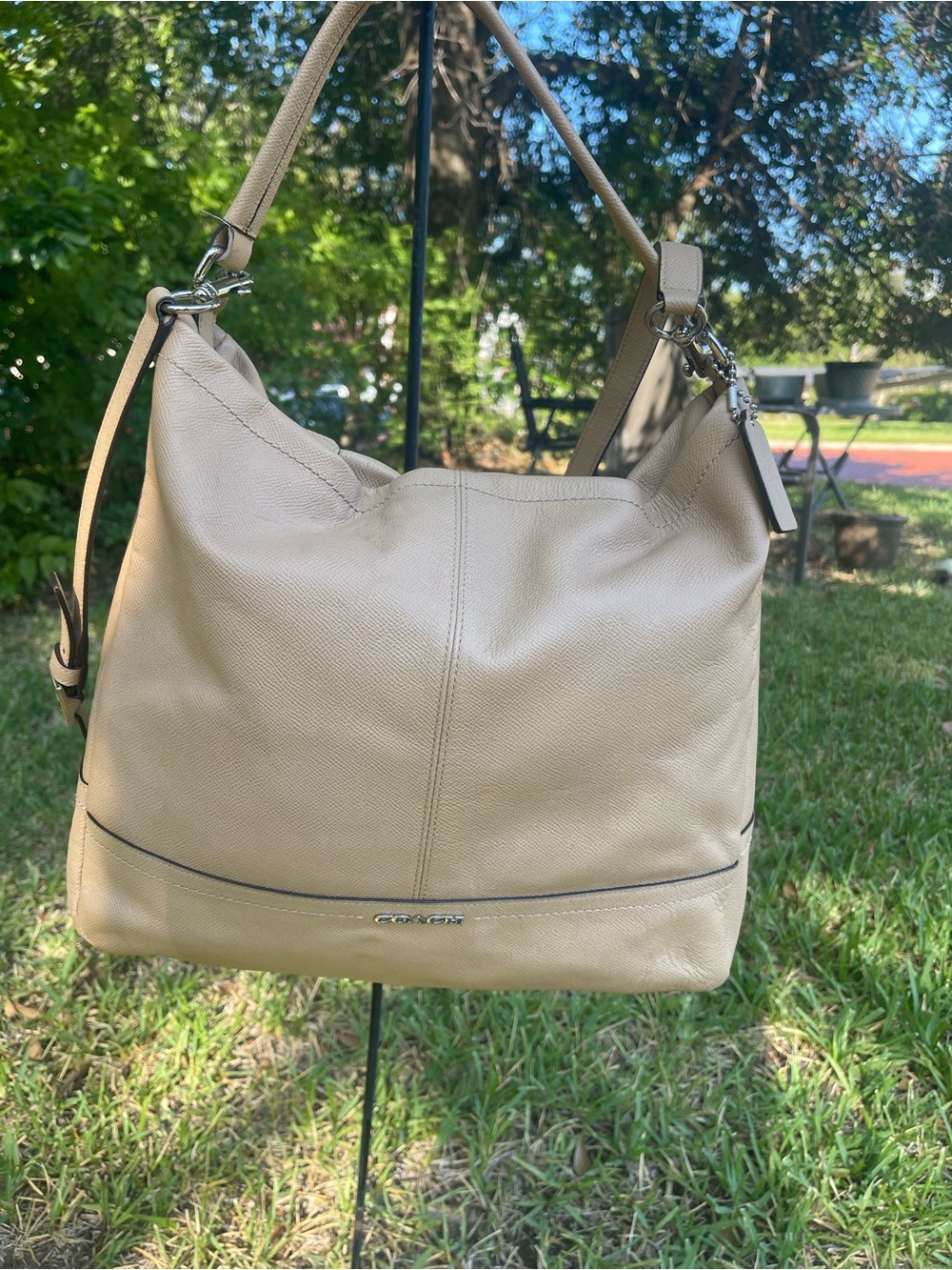 Coach Pebble Leather slouchy Shoulder Bag in Taupe